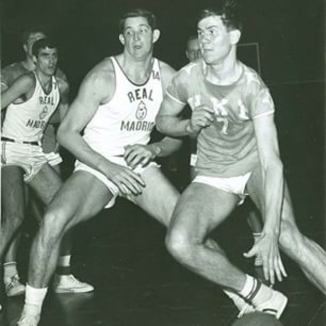 Bob Burgess, pivot USA che poi ha giocato a Cantù